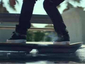 Lexus офіційно представив літаючий скейт. ВІДЕО