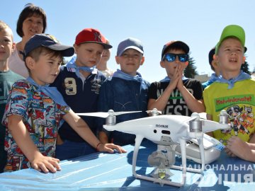 Поліцейські кличуть лучан на святкову неформальну зустріч