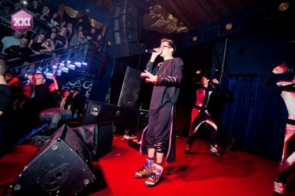 Фото з відкриття клубу «ХХІ століття»