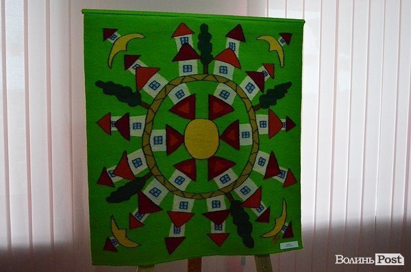 У Луцьку відкрили виставку вишивки Анжеліки Рудницької. ФОТО