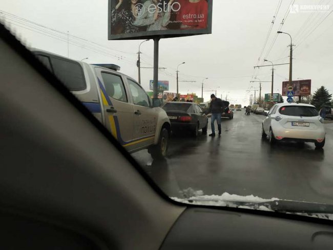 У Луцьку на Соборності зіткнулися дві автівки. ФОТО