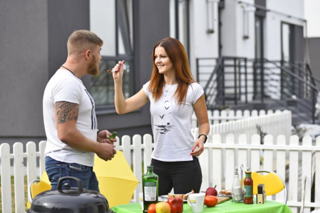 Осінні барбекю-посиденьки: луцький фотограф зазнімкував молоду пару на відпочинку в «Оріоні»*
