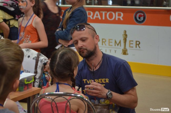 Діти наших Героїв: у «ПортСity» розважали дітей волинських атовців