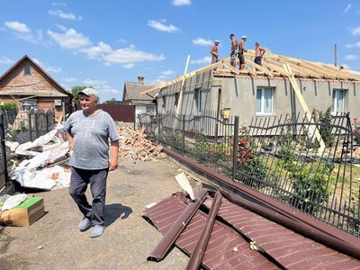 Дах залетів до сусіда: на Волині буревій наробив лиха
