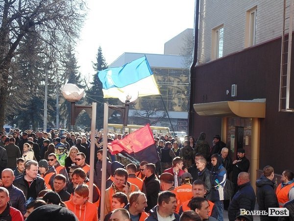 Пікет міліції в Луцьку. ФОТО. ВІДЕО