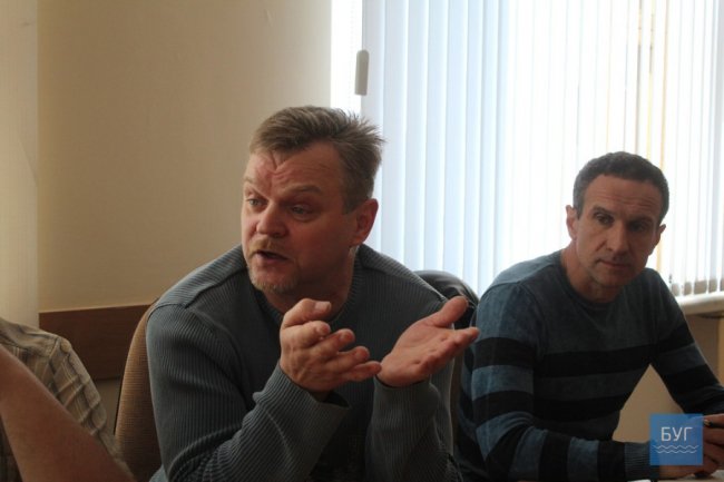 Мешканці нововолинської багатоповерхівки четвертий рік скаржаться на кафе-шашличну