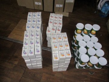 На волинській митниці у чоловіка вилучили партію харчових добавок