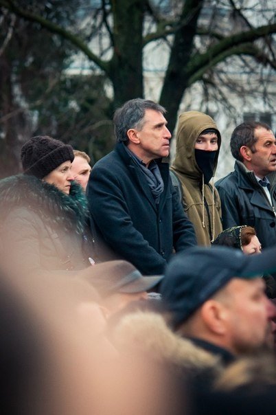 Як у Луцьку «Беркут» ставав на коліна. ФОТО