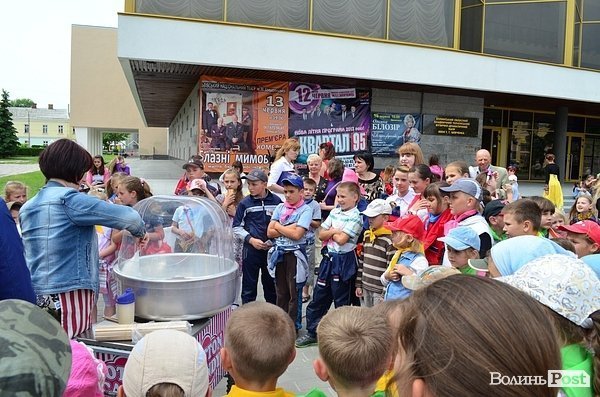 У Луцьку почали збір речей для знедолених. ФОТО