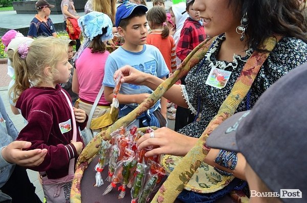 У Луцьку почали збір речей для знедолених. ФОТО