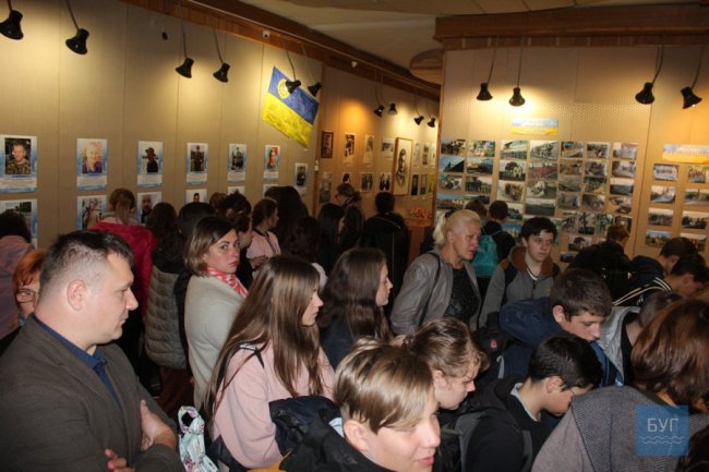 У музеї Нововолинська облаштували виставку про АТО. ФОТО
