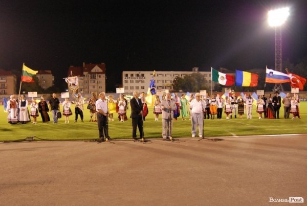 «Поліське літо з фольклором» завершили парадом, концертом і феєрверком. ФОТО