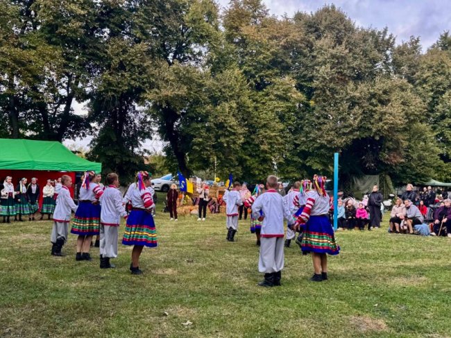 «Згуртовуємося заради наших військових»: у громаді на Волині на фестивалі збирали кошти для ЗСУ