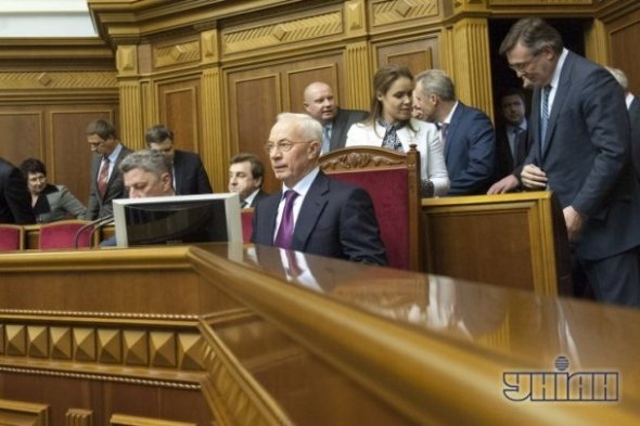 Верховна Рада 3 грудня: злий Азаров і безсила опозиція. ФОТО