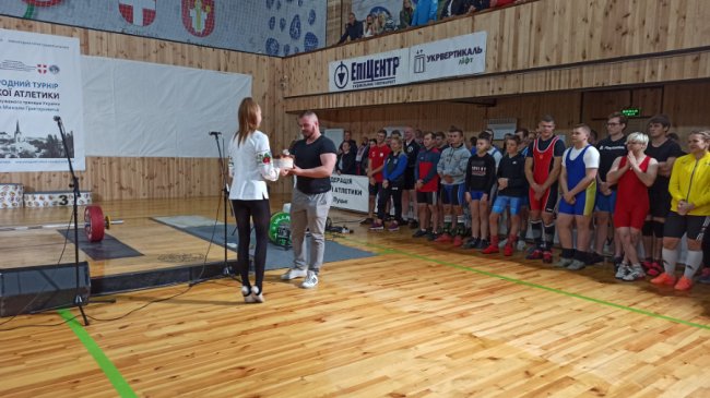 У Луцьку відбувся міжнародний турнір  зважкої атлетики, присвячений волинському тренеру. ФОТО