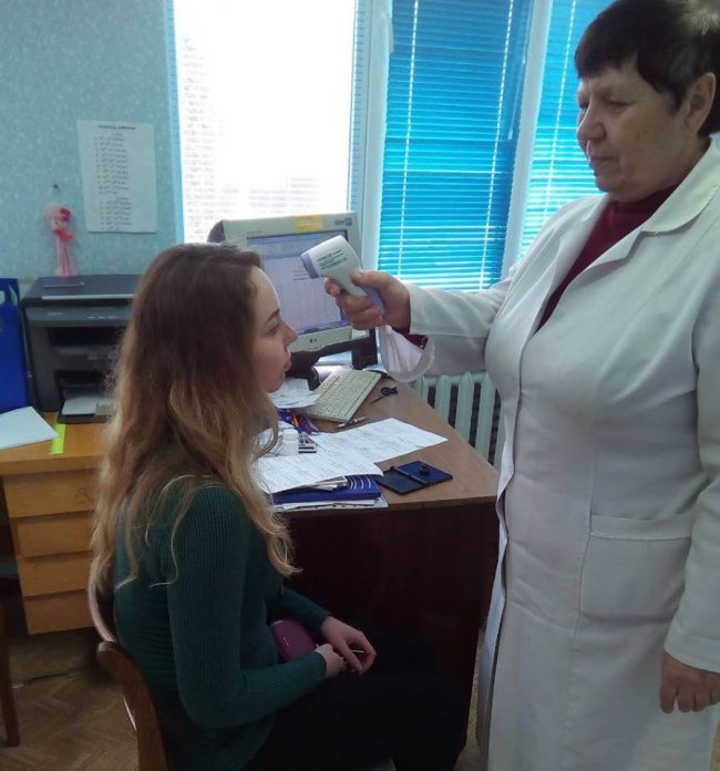 Колектив луцької школи вакцинували проти кору, побічних реакцій не виявили. ФОТО