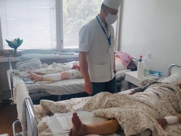 У луцькій лікарні вперше успішно пришили жінці ногу. ФОТО 18+