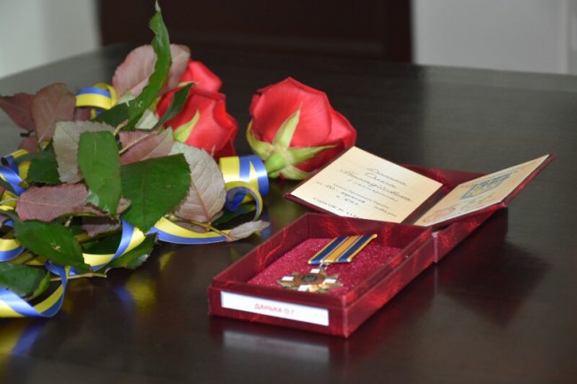 У Луцьку вручили державну нагороду родині загиблого Героя Олега Данька