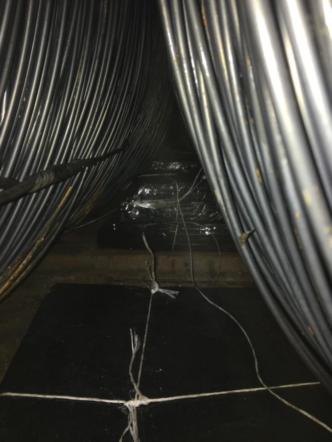 Через Волинь контрабандисти хотіли перевезти цигарки у вантажному поїзді до Польщі. ФОТО