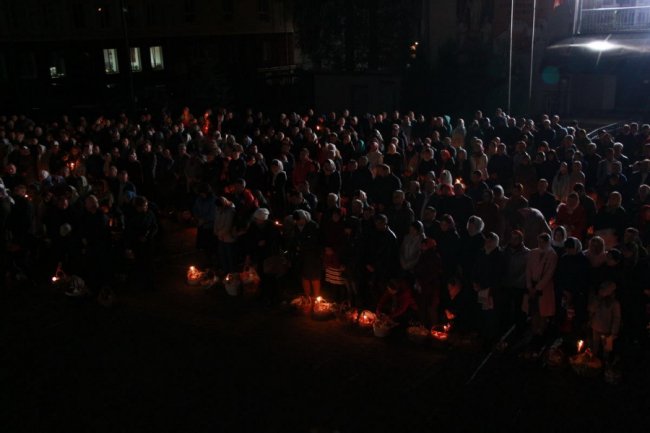 Великодня ніч у кафедральному соборі Луцька. ФОТОРЕПОРТАЖ