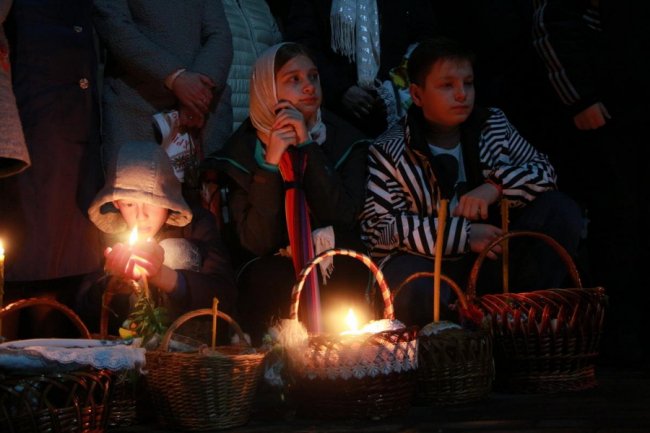 Великодня ніч у кафедральному соборі Луцька. ФОТОРЕПОРТАЖ