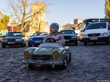 «Mercedes-тусовка» в Луцьку. ФОТО 