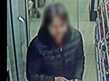 У Луцьку в магазині жінка розрахувалася чужою карткою