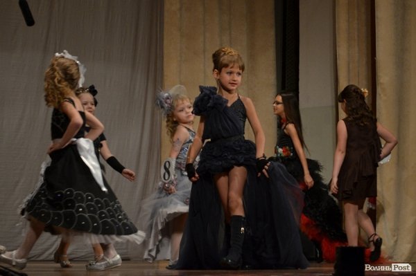 У Луцьку вибирали маленьких принца і принцесу. ФОТО