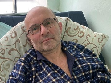 У Луцьку збирають гроші на лікування чоловіка, якого на «зебрі» збило авто