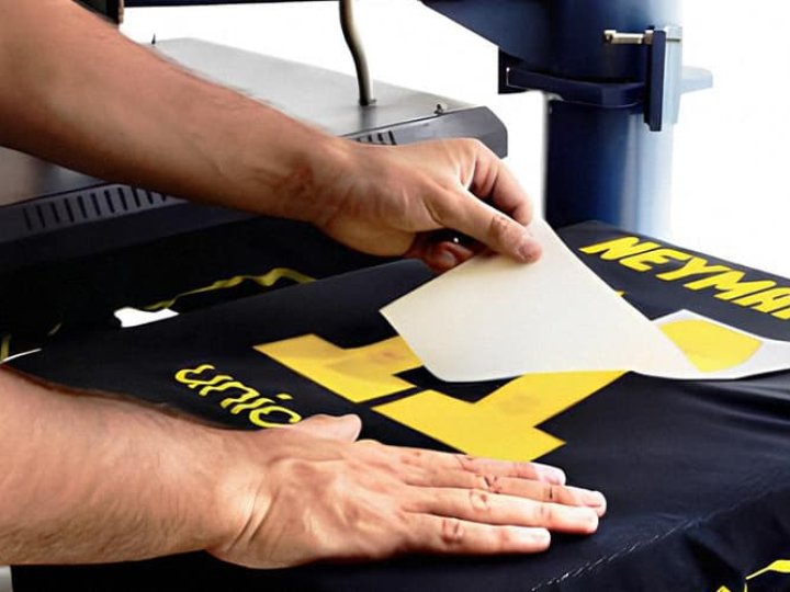 Чому один і той самий принт виглядає по-різному: про технології друку на футболках