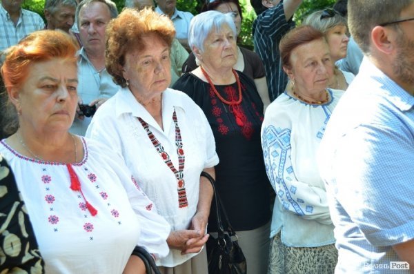 У Польщі молилися на могилах вбитих українців. ФОТО 