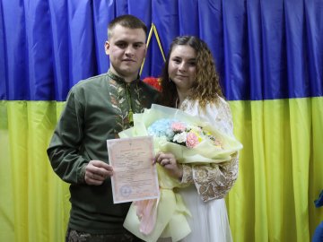 На Волині військовий та його обраниця взяли шлюб за одну добу. ФОТО