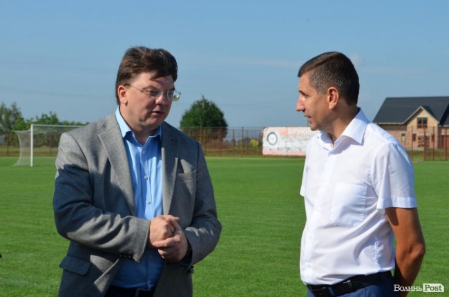 Прекрасне місце для занять спортом, - міністр оцінив стадіон у селі на Волині