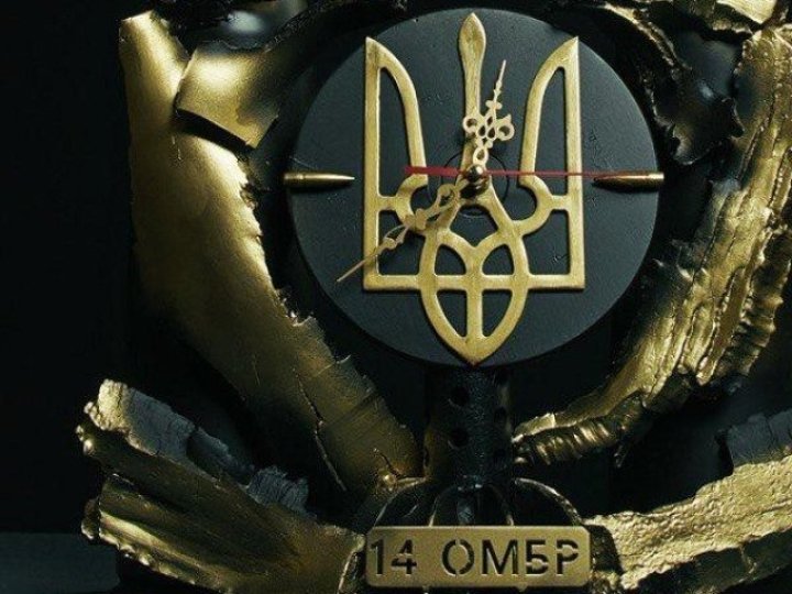 Годинник з тризубом та лампа із залізною каскою: ексклюзивні сувеніри від воїнів волинської бригади