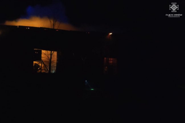 На Волині горіли ремонтна майстерня та господарська споруда
