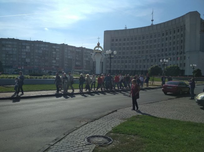 У Луцьку мітингарі перекрили центральну вулицю міста