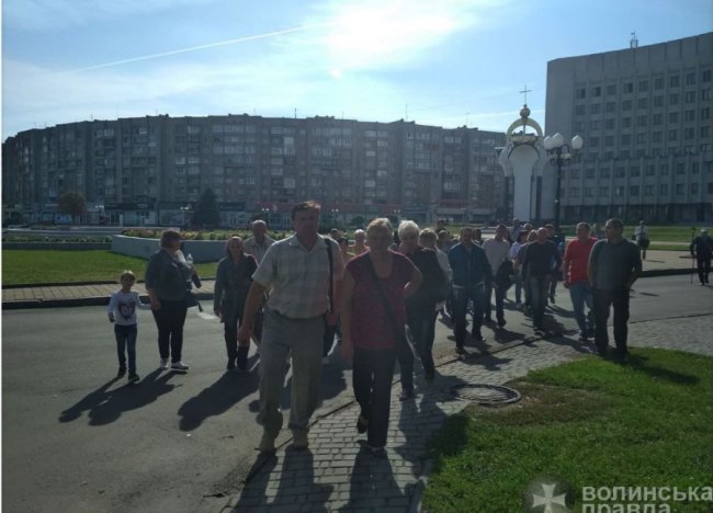 У Луцьку мітингарі перекрили центральну вулицю міста