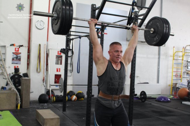 Волинські патрульні візьмуть участь у чемпіонаті зі стронгмену. ФОТО