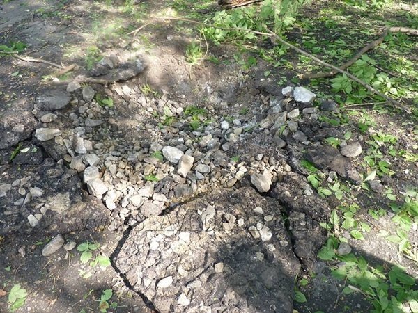У Слов'янську у дитячу поліклініку влучив снаряд. ФОТО. ВІДЕО