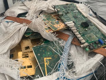 На Волинській митниці викрили  злочинну схему незаконного експорту до Європи золота та платини, – ДБР