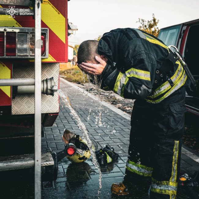 Обличчя рятувальників, які долали наслідки ворожого обстрілу Волині