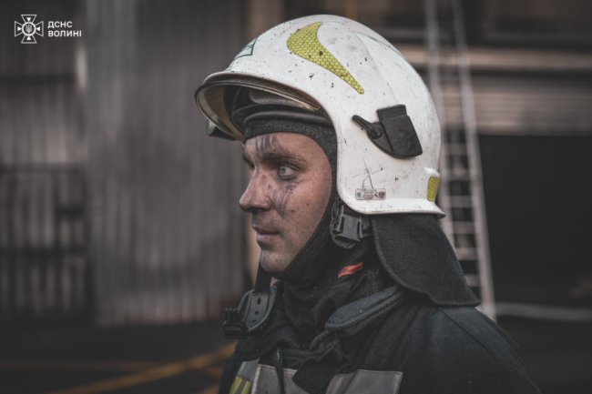 Обличчя рятувальників, які долали наслідки ворожого обстрілу Волині