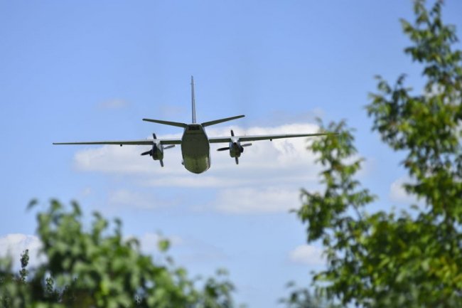 Повітряні піруети у небі над Волинню на світлинах місцевого фотографа