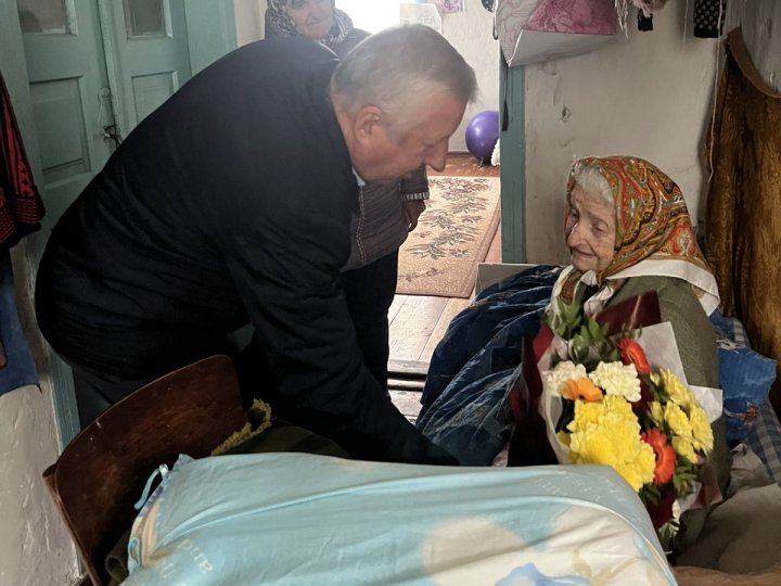 30 онуків, правнуків та праправнуків: бабуся з Волині святкує свій 109 день народження