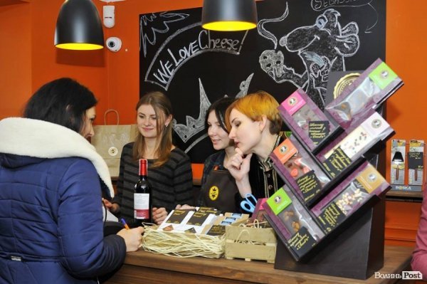 У Луцьку відкрили новий магазин «Сирне королівство»*