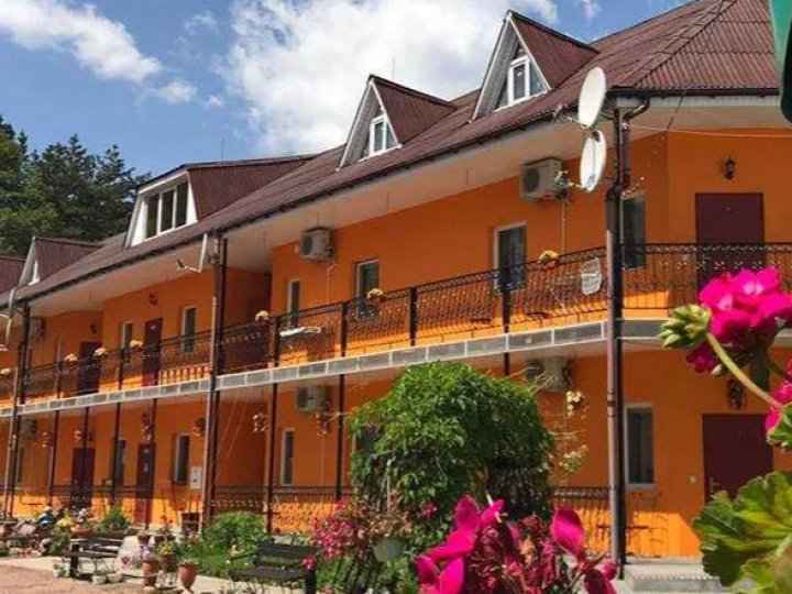 На Волині продають готову базу відпочинку за пів мільйона доларів: що там є