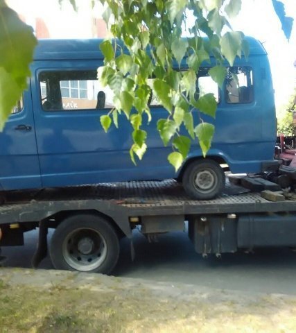 У Луцьку п'яний водій їздив тротуаром. ФОТО