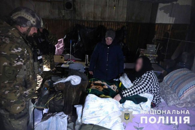 Як під землею у зруйнованому Вугледарі живуть люди: моторошні фото