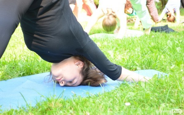 Осінь у Луцьку зустрічали йогою. ФОТО