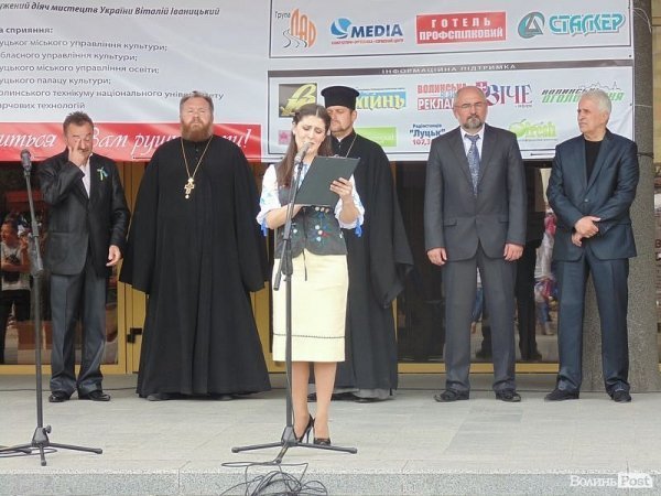 У День матері лучани подякували матерям героїв Небесної Сотні. ФОТО